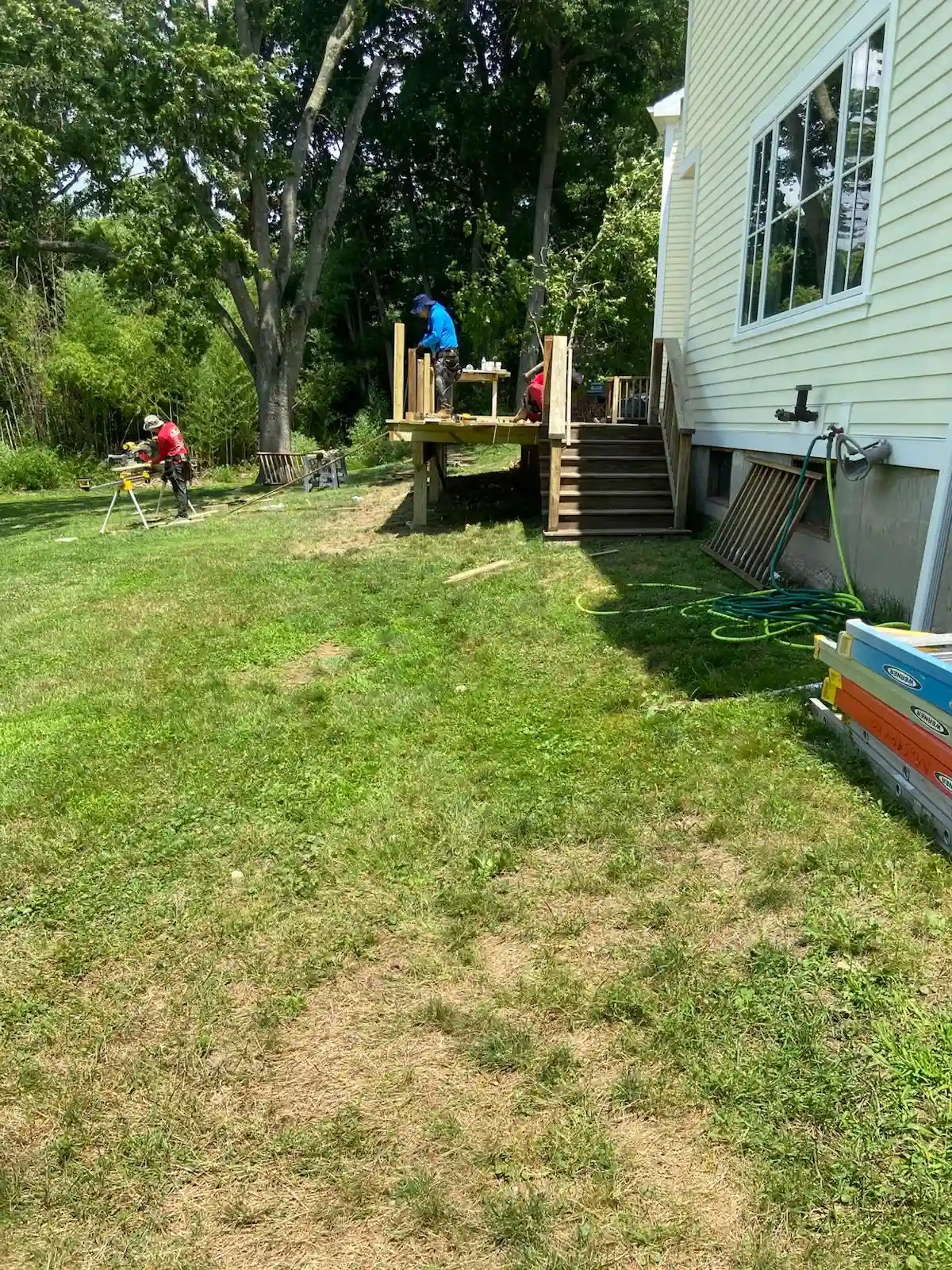 Vinyl siding replacement on a Connecticut home